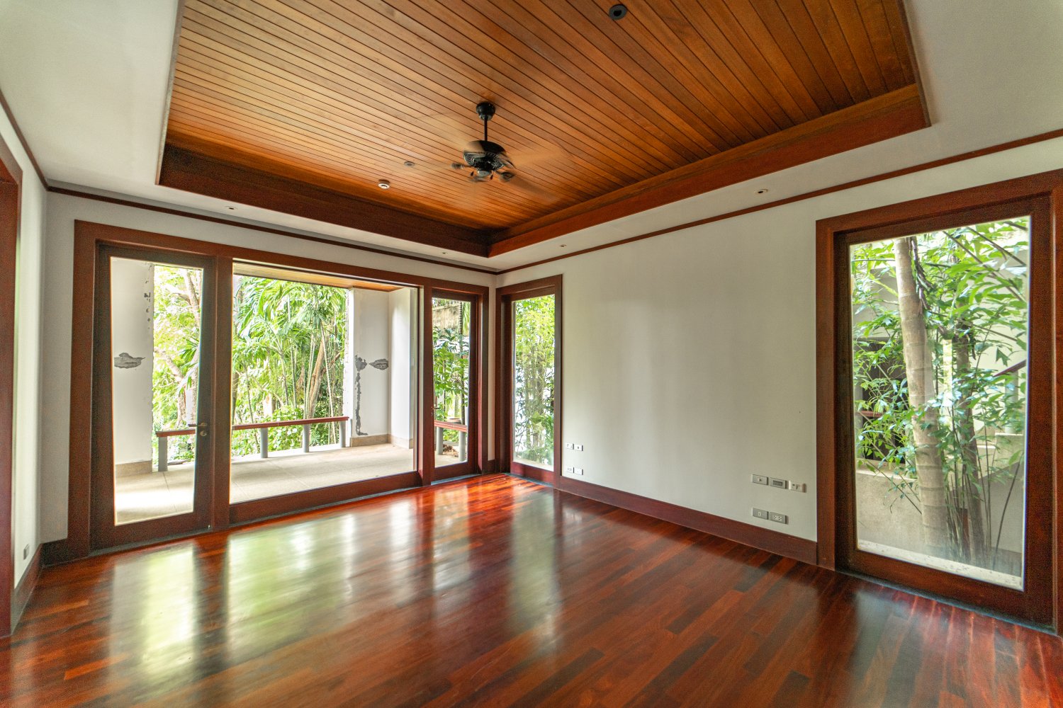 Property image - full photo 15