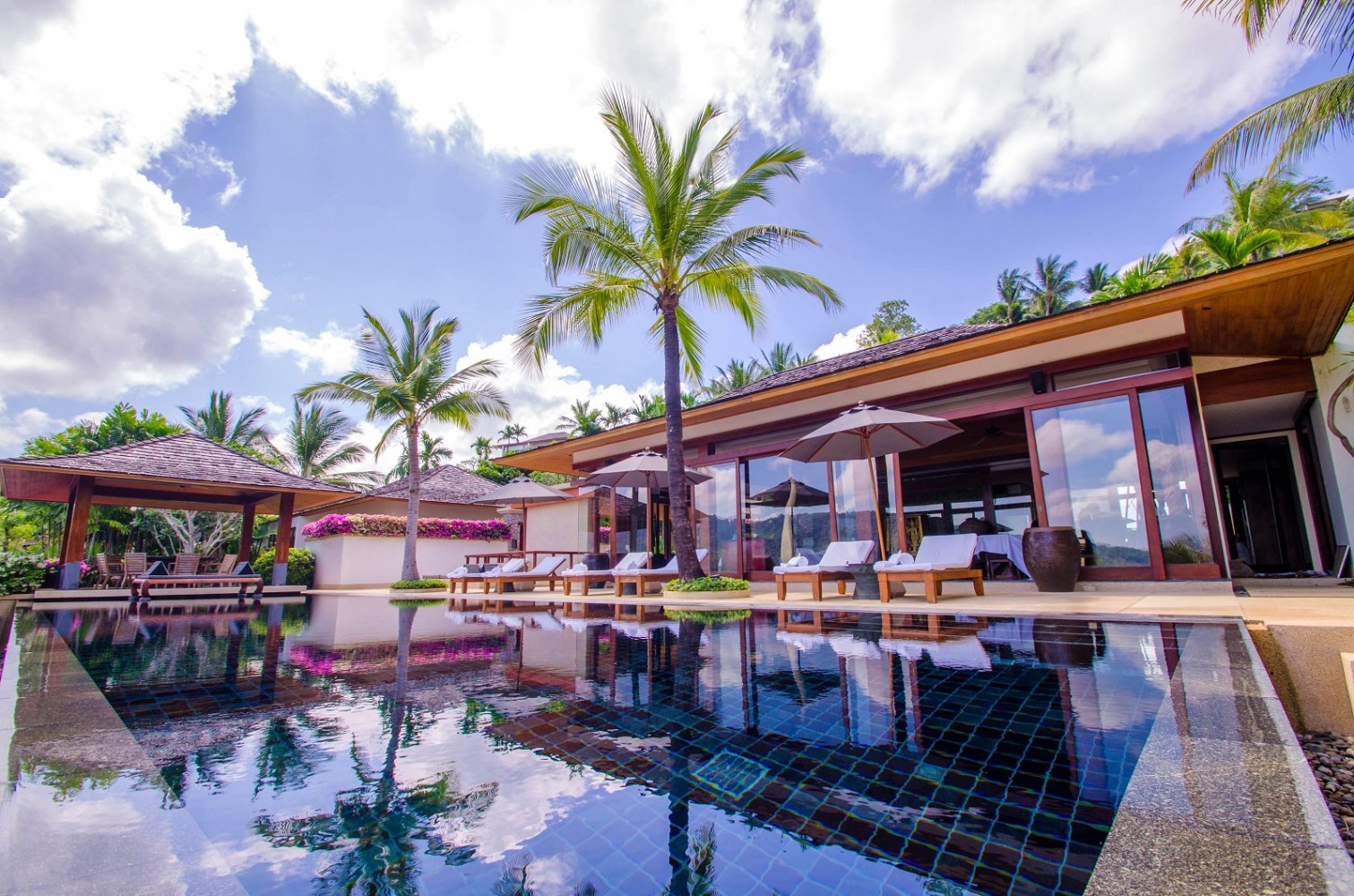 Property image - full photo 2
