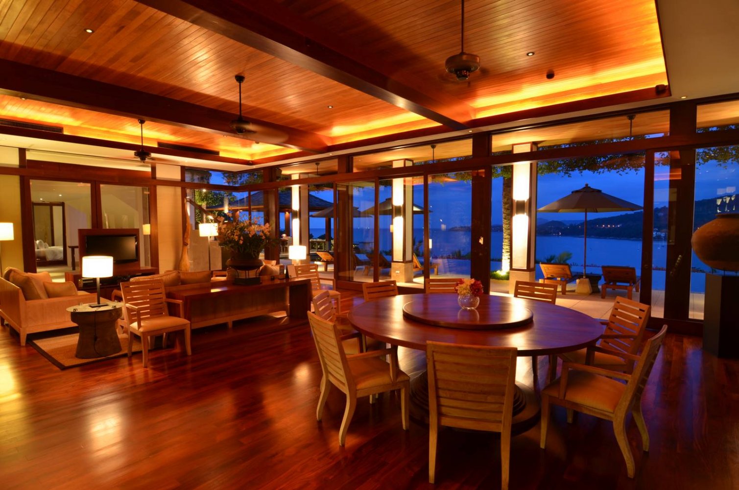 Property image - full photo 16