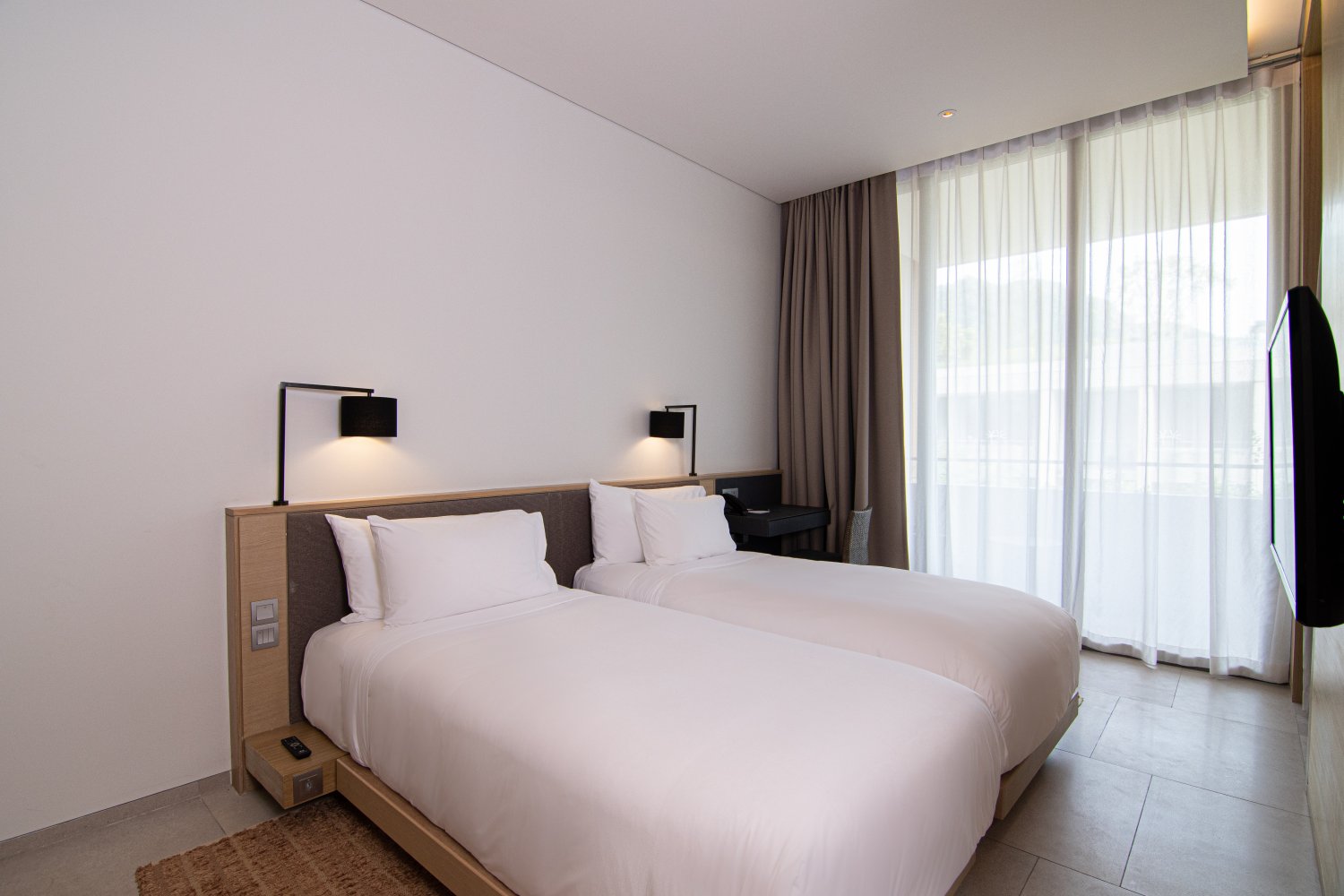 Property image - full photo 16