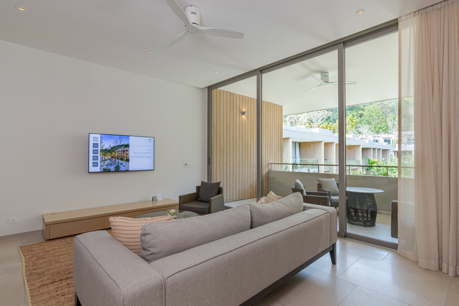 Property image - full photo 2