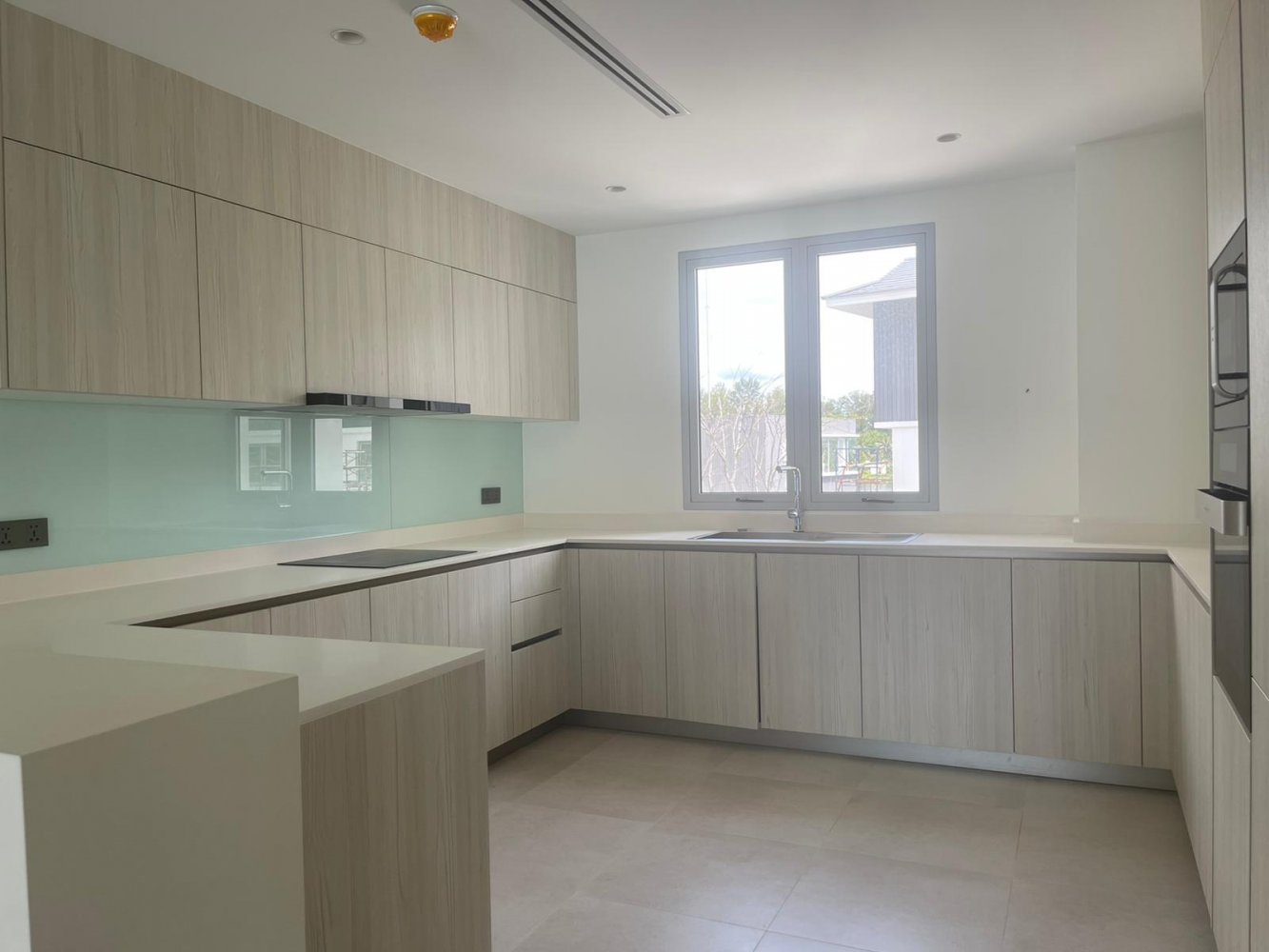 Property image - full photo 11