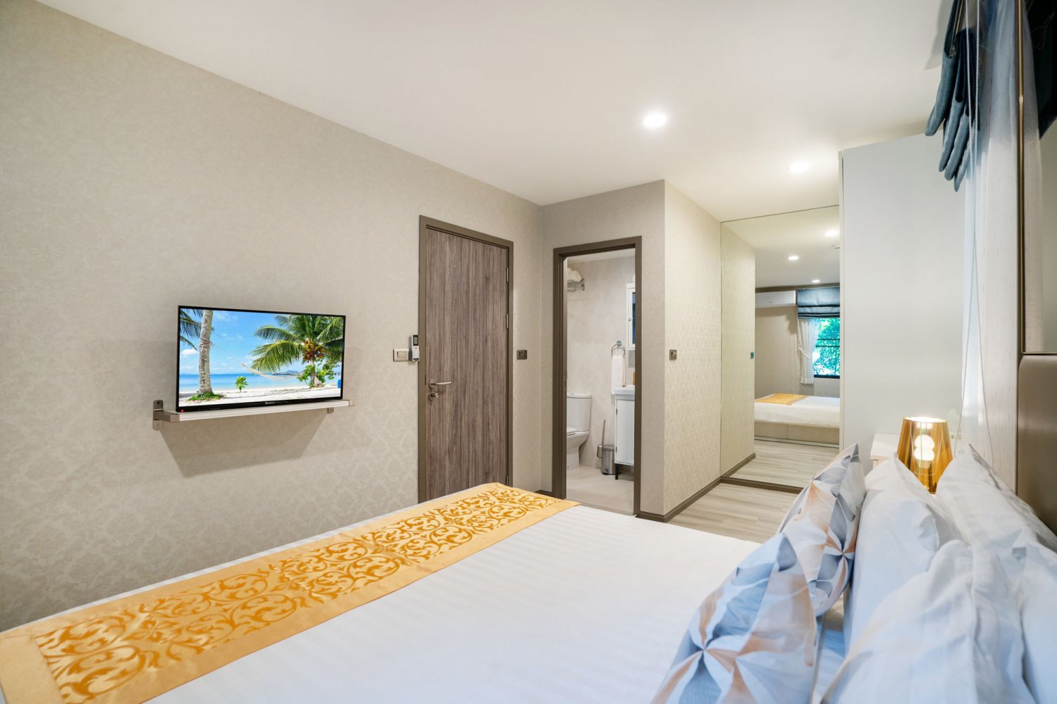Property image - full photo 10
