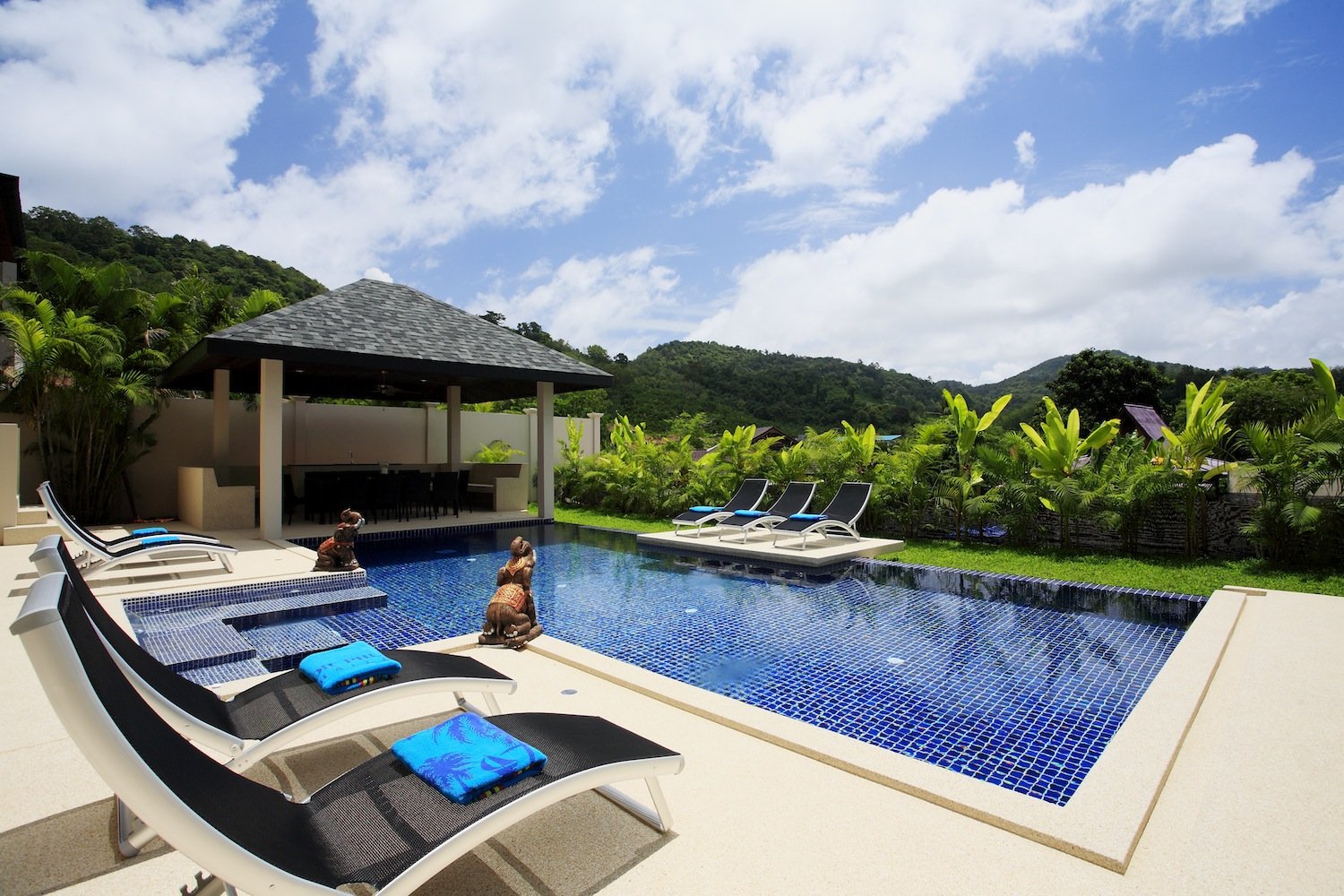 Property image - full photo 2