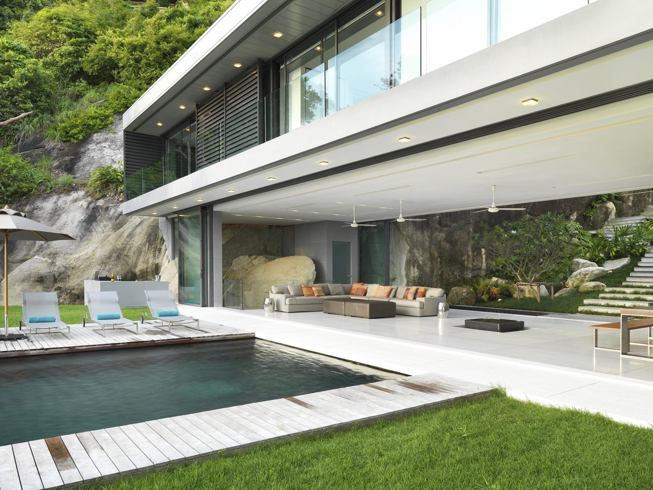 Property image - full photo 11