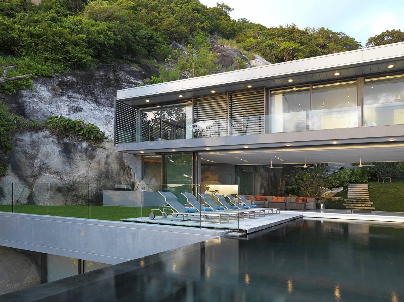 Property image - full photo 12