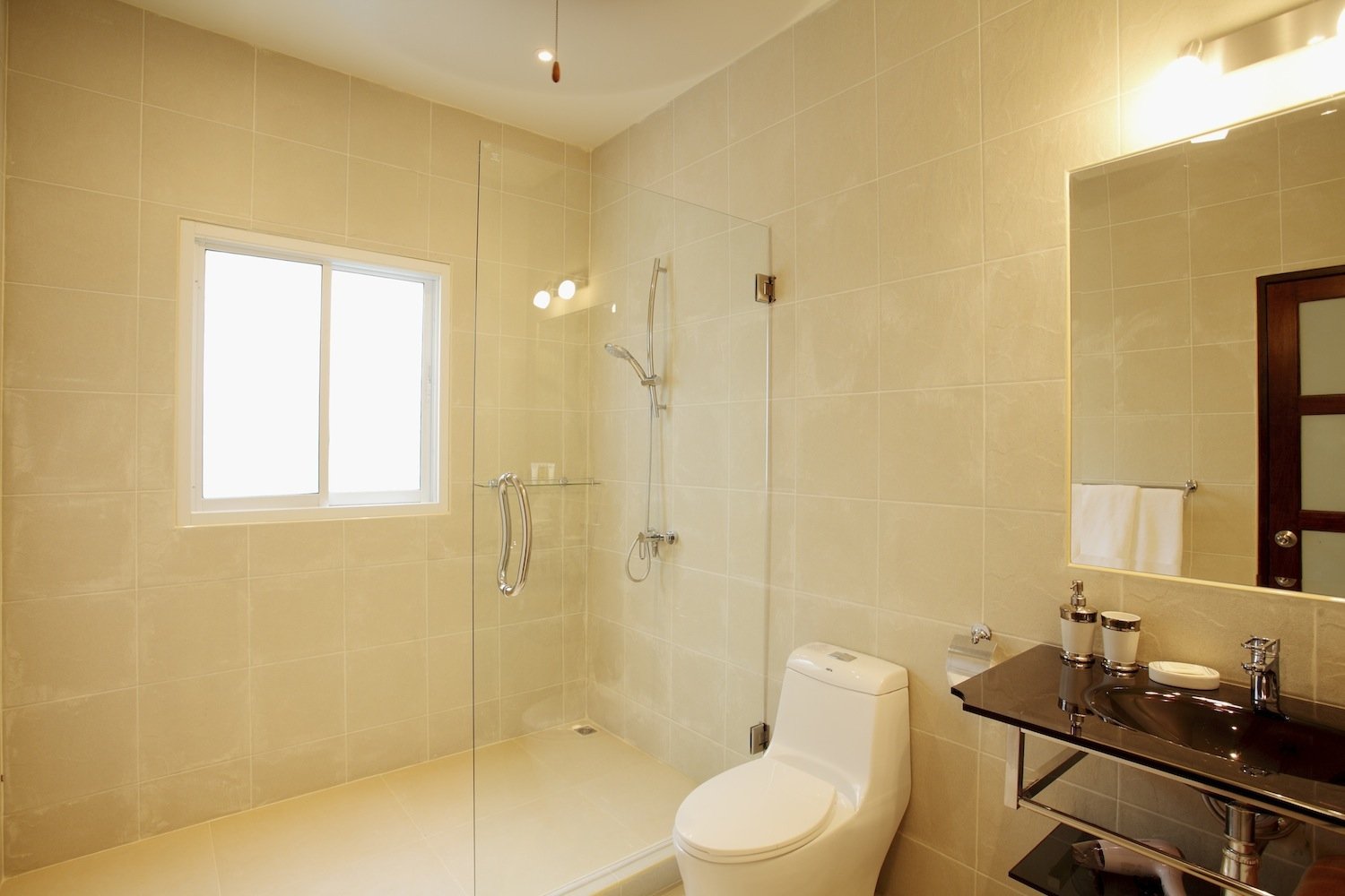 Property image - full photo 29
