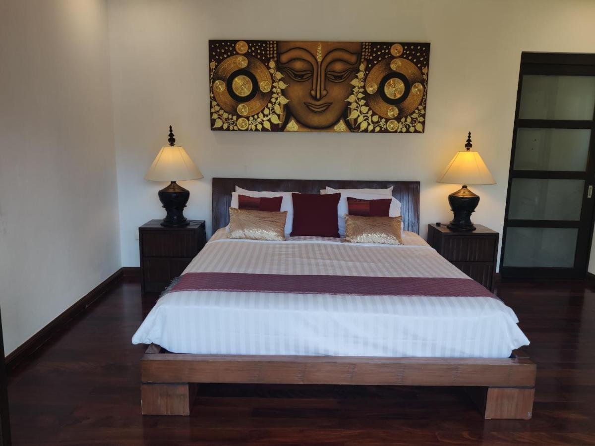 Property image - full photo 11
