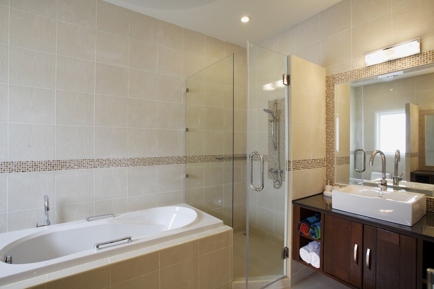 Property image - full photo 8