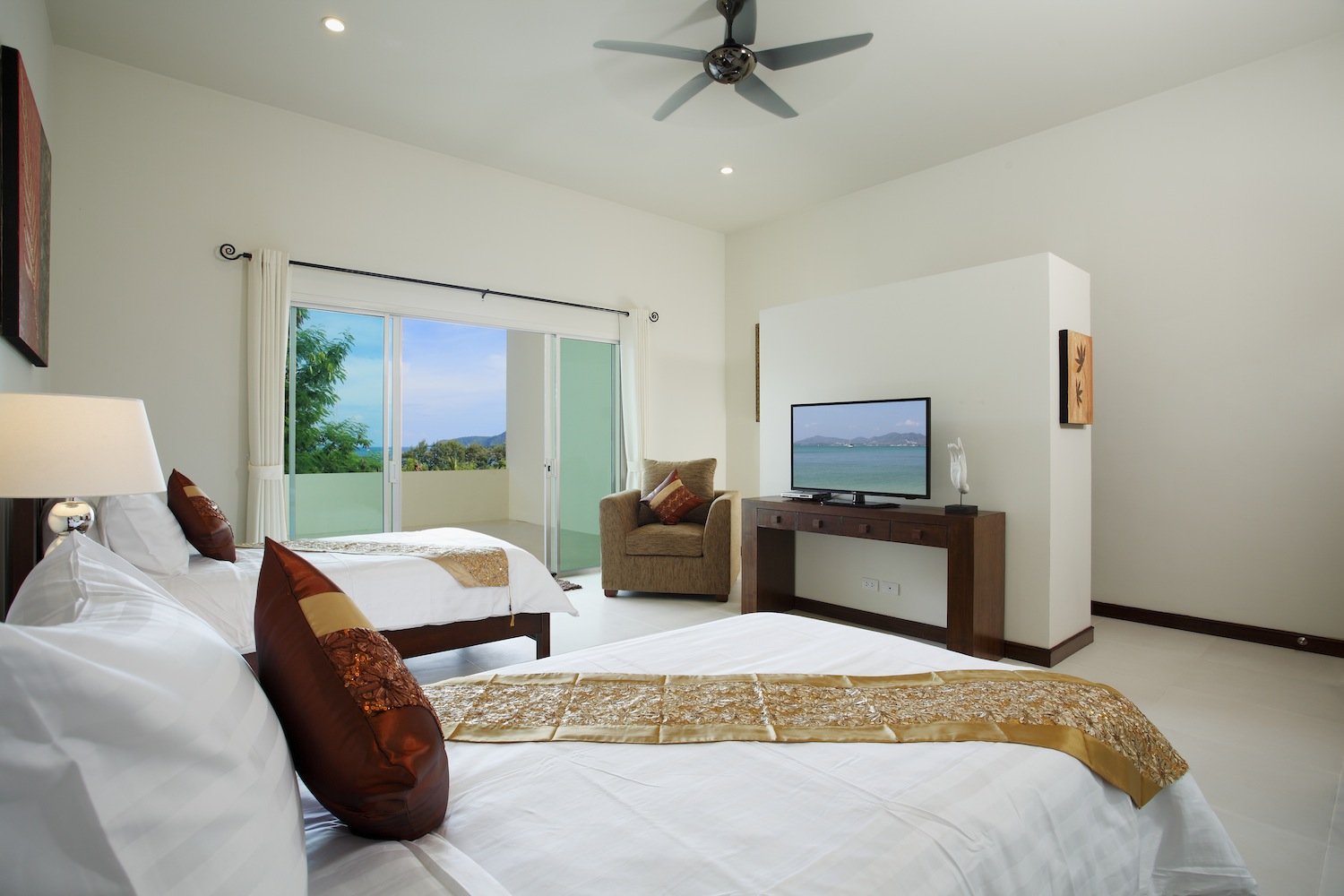 Property image - full photo 16