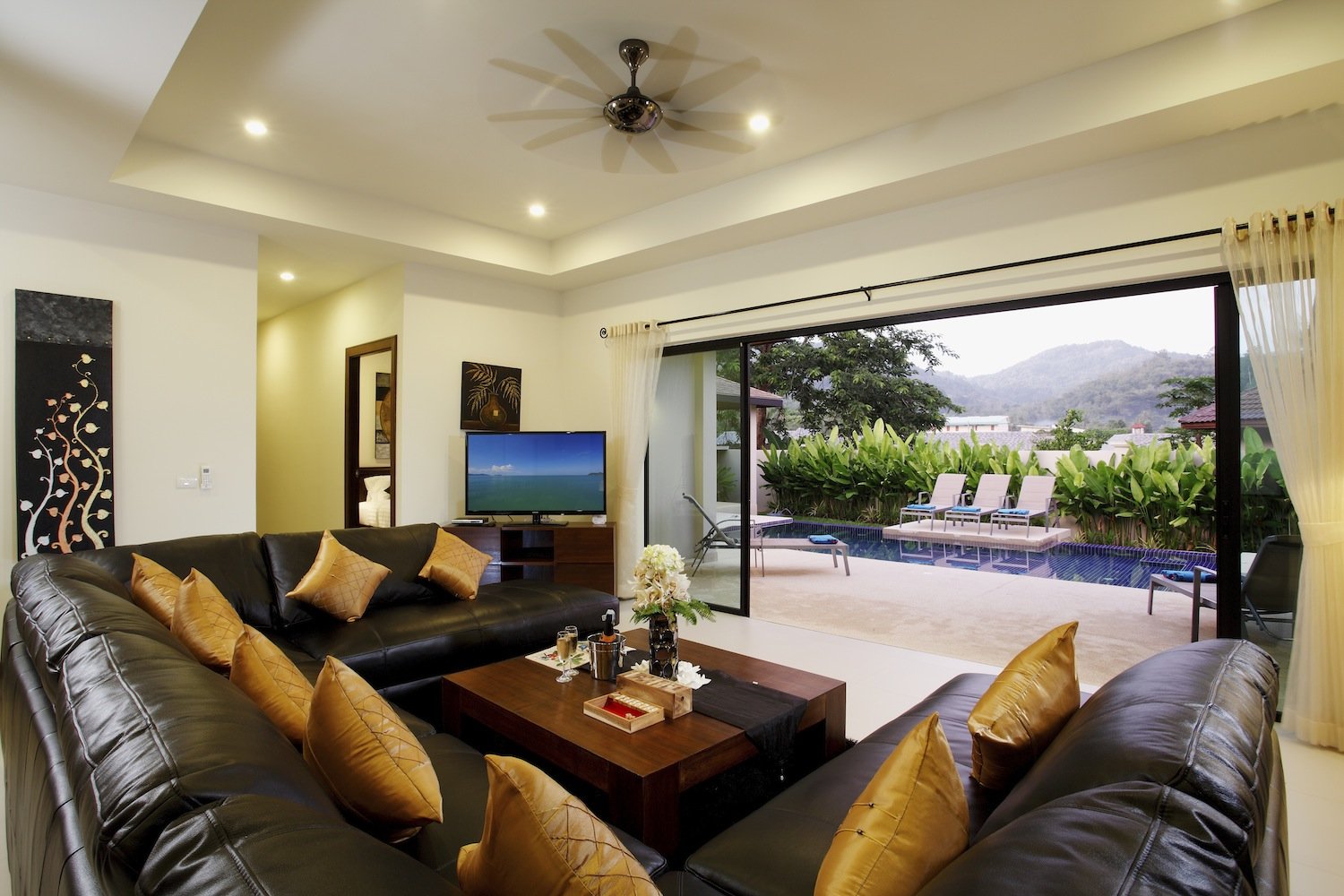 Property image - full photo 15