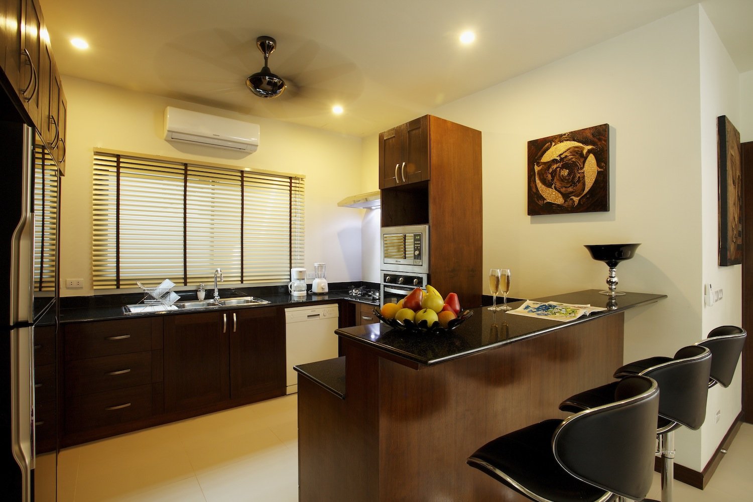 Property image - full photo 9