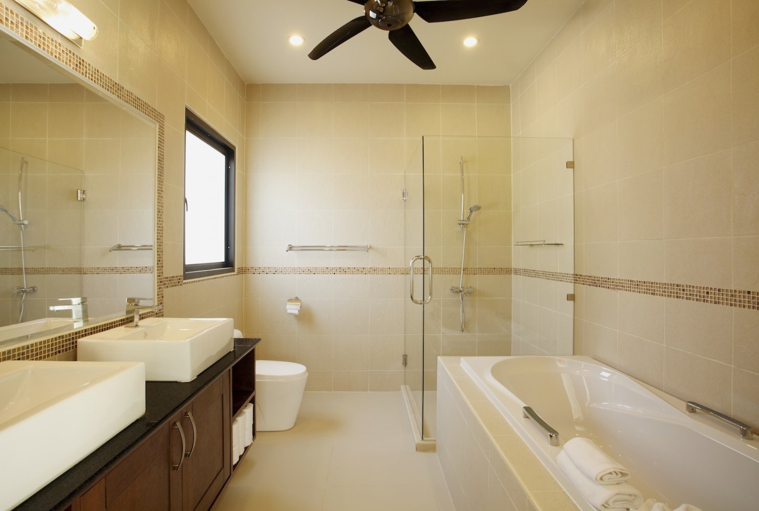 Property image - full photo 5