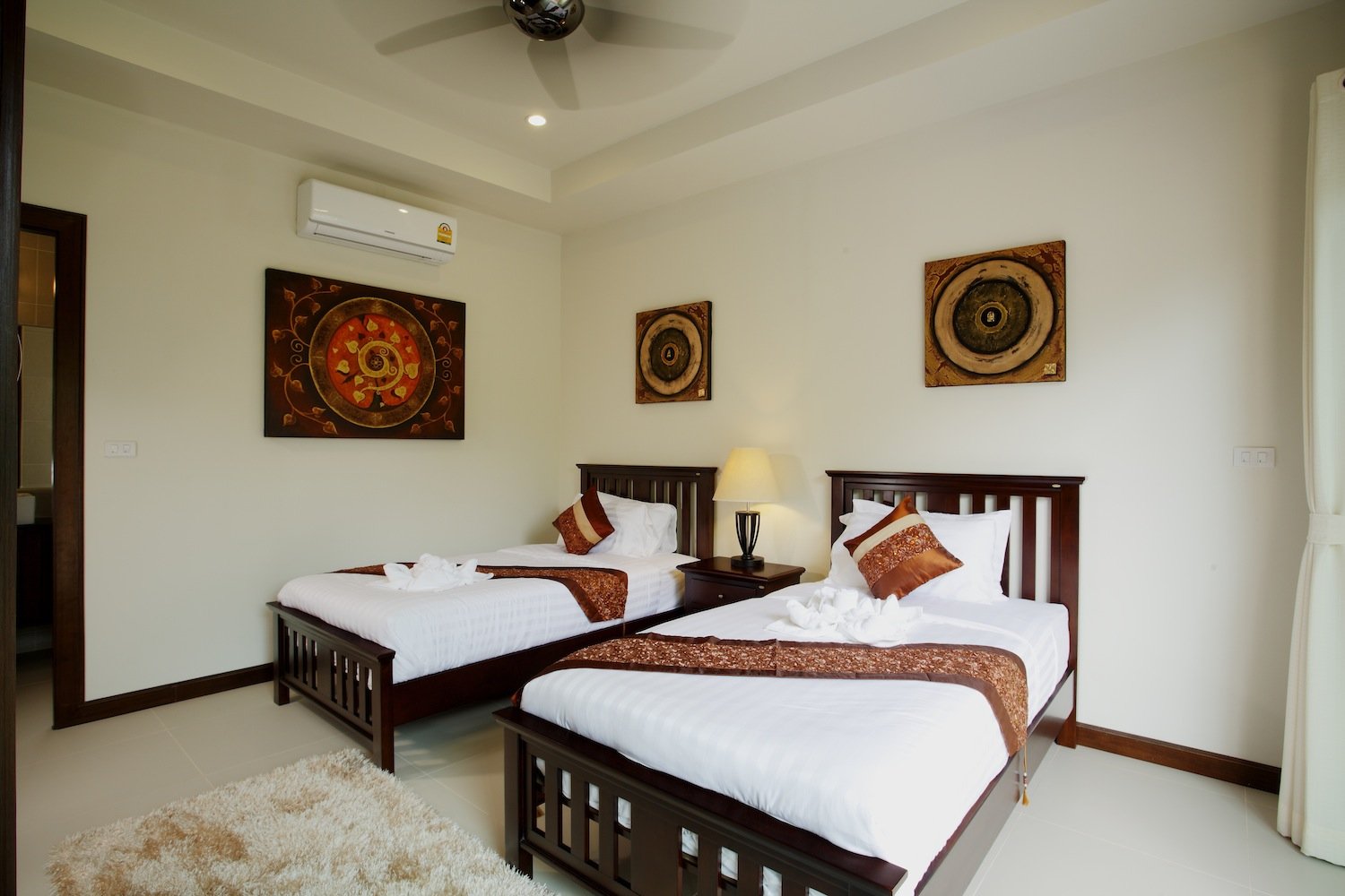 Property image - full photo 12