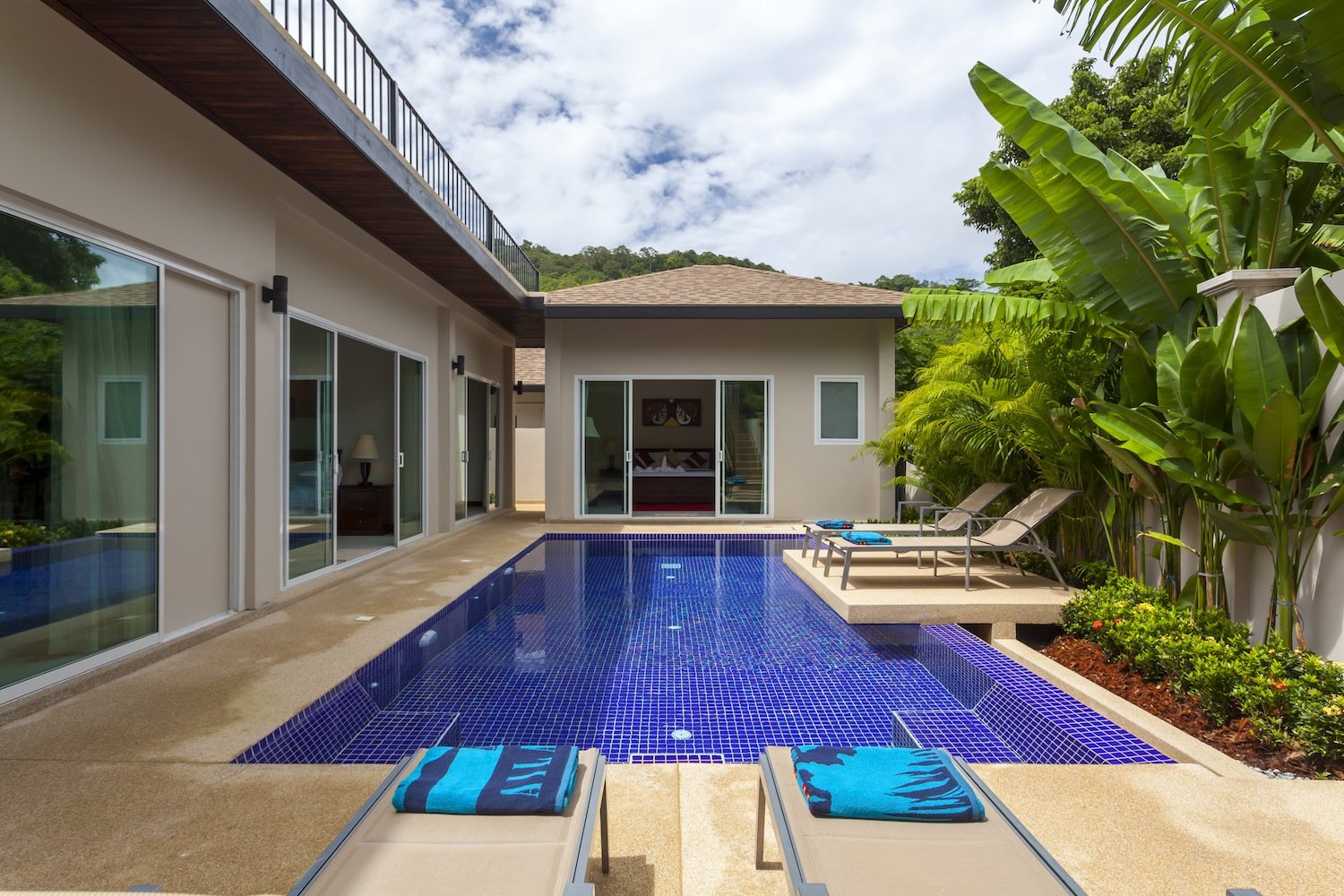 Property image - full photo 2