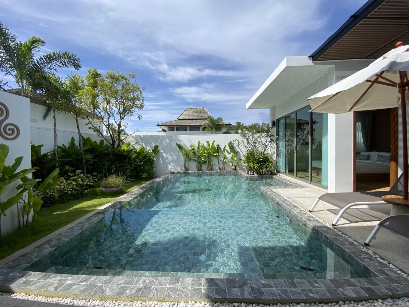 Property image - full photo 2
