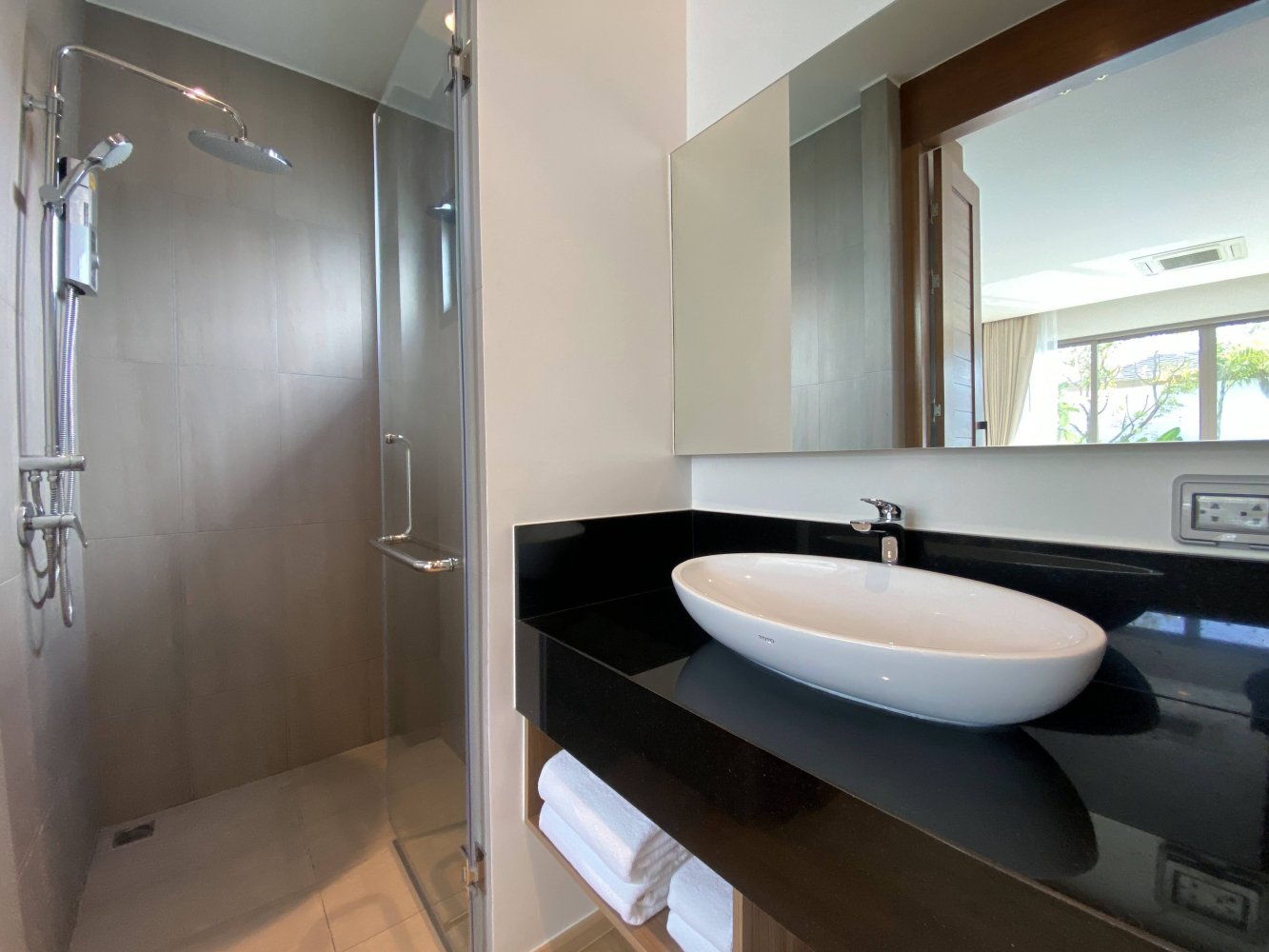 Property image - full photo 16