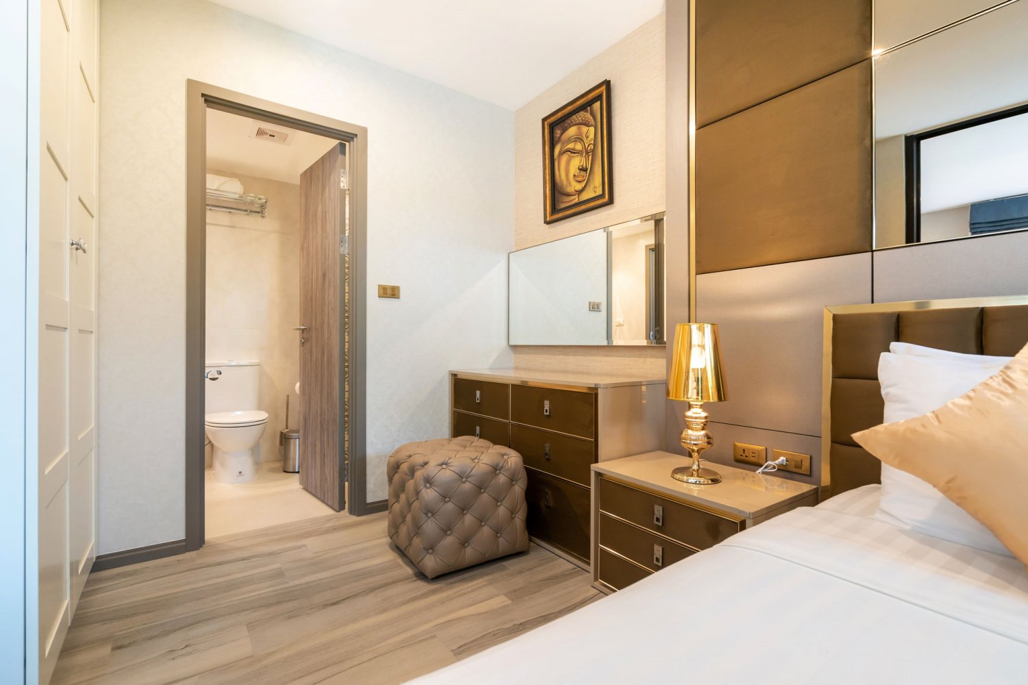 Property image - full photo 16