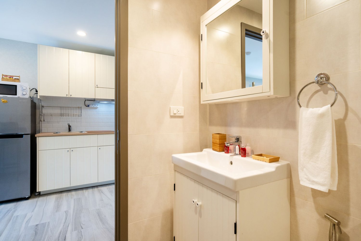 Property image - full photo 10