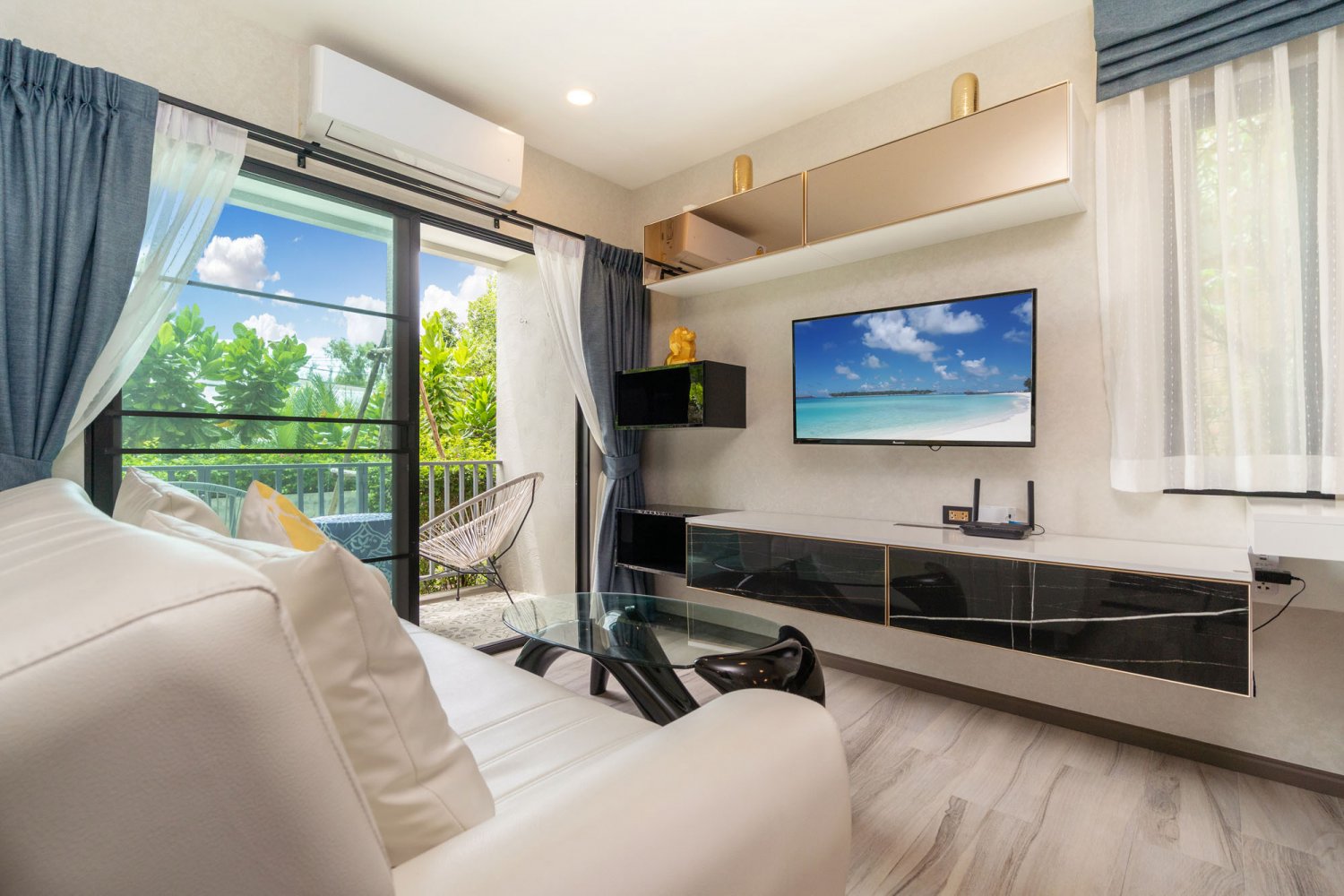 Property image - full photo 3