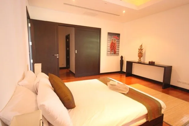 Property image - full photo 12