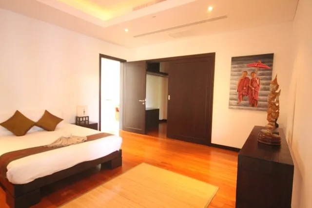 Property image - full photo 11