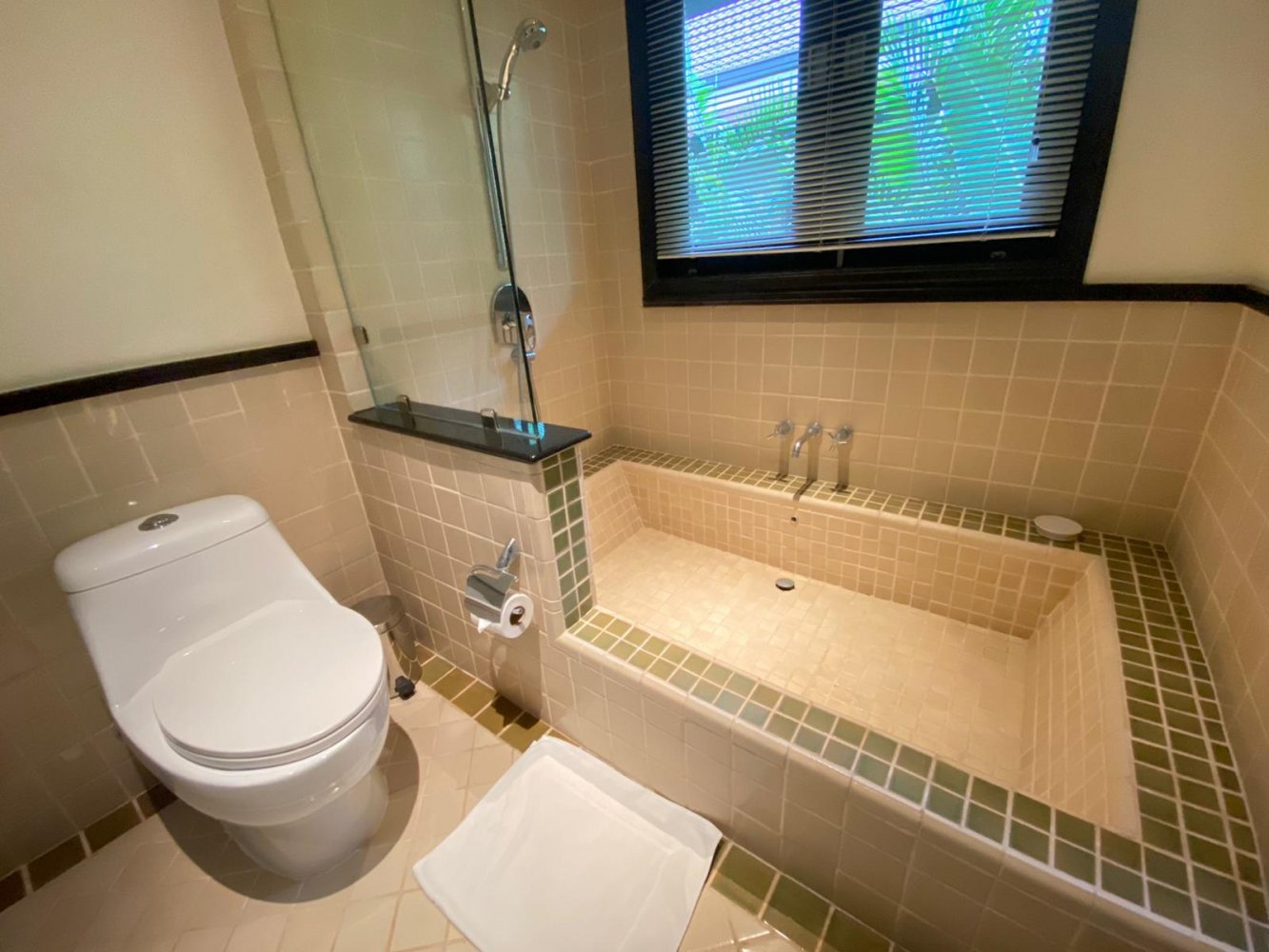 Property image - full photo 19