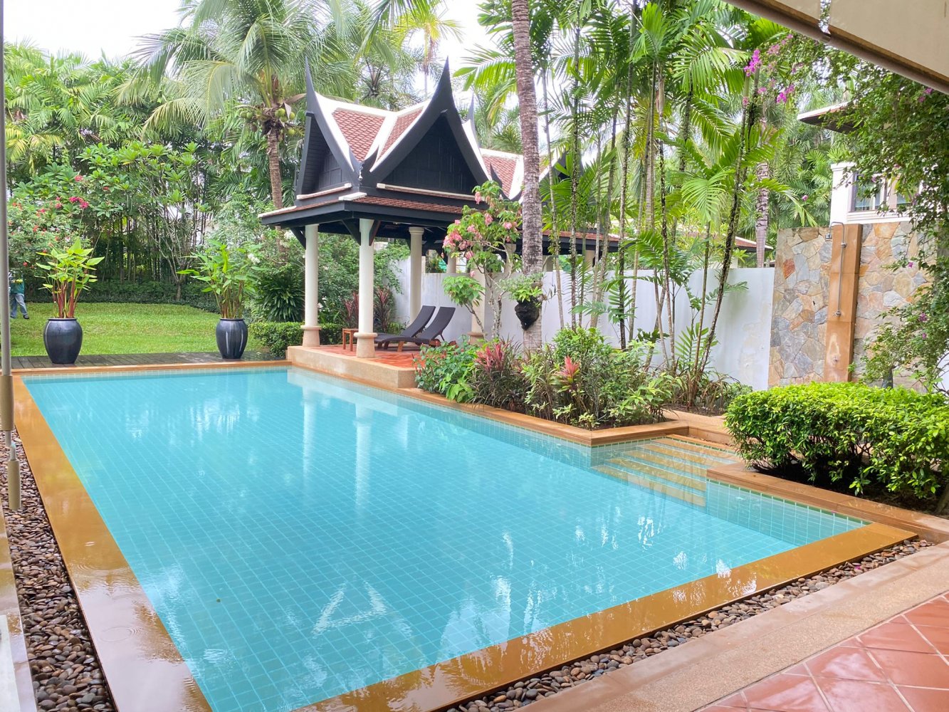Property image - full photo 2