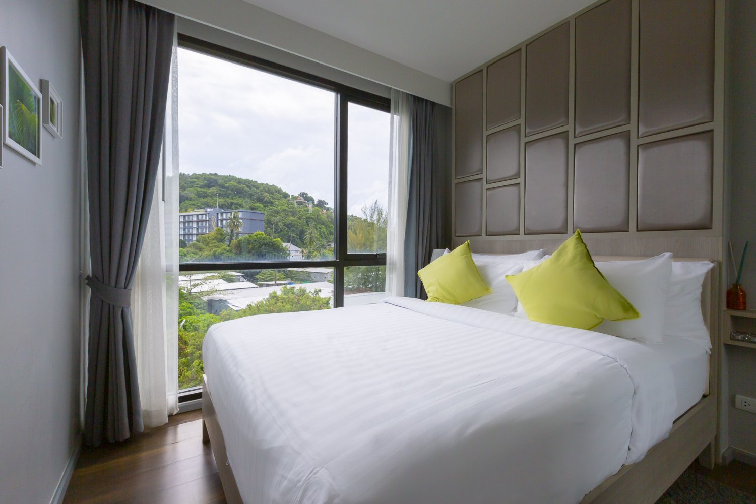 Property image - full photo 3
