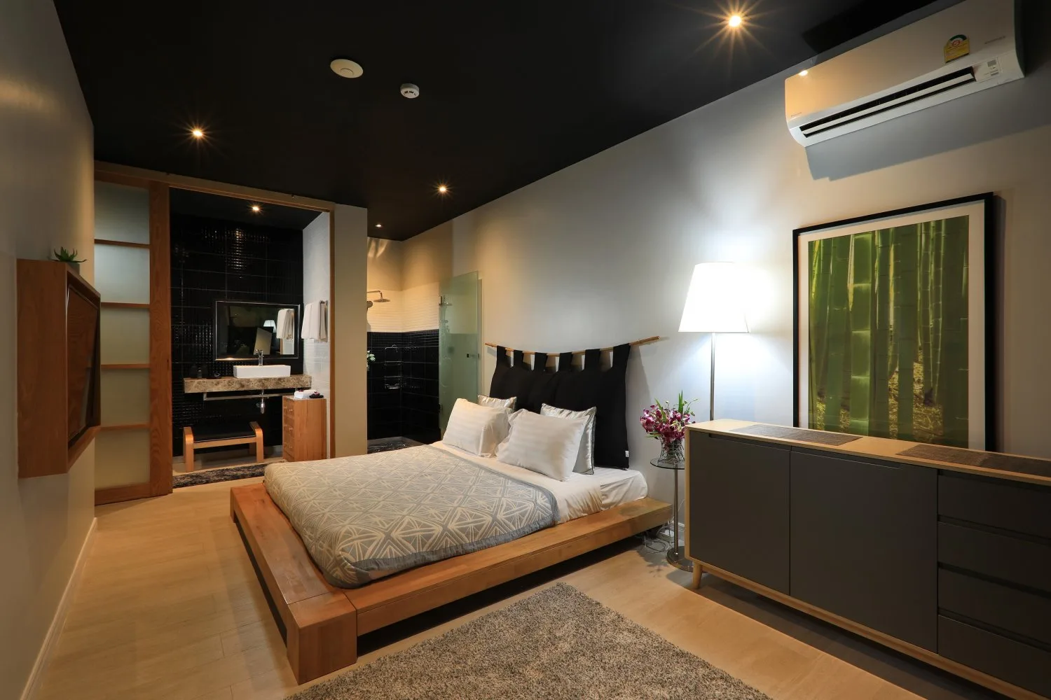 Property image - full photo 10
