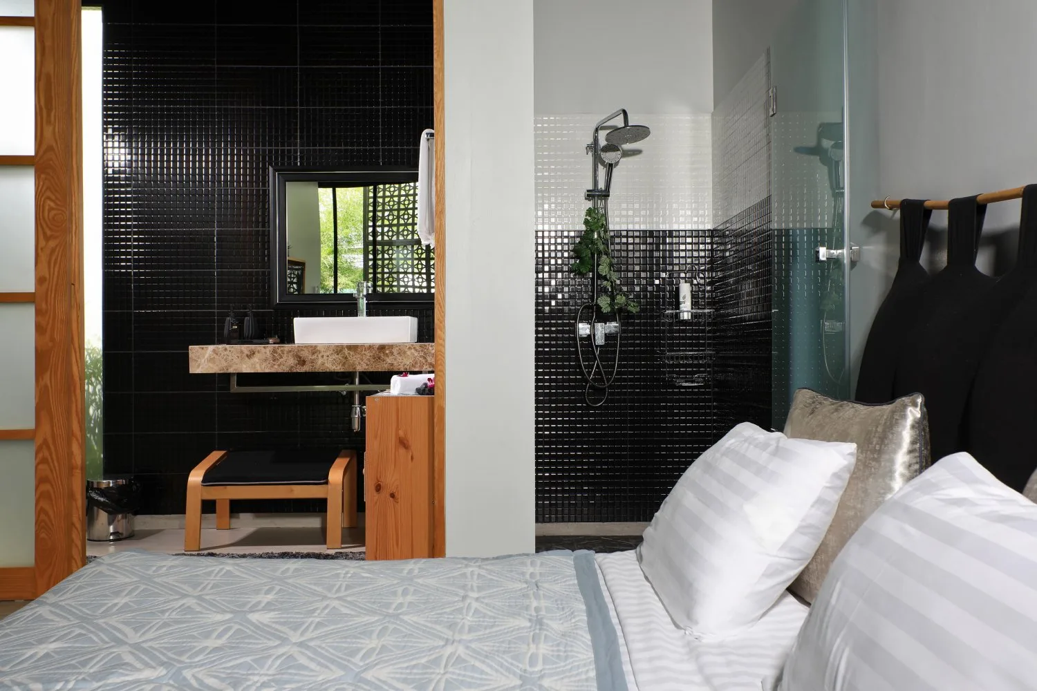 Property image - full photo 14