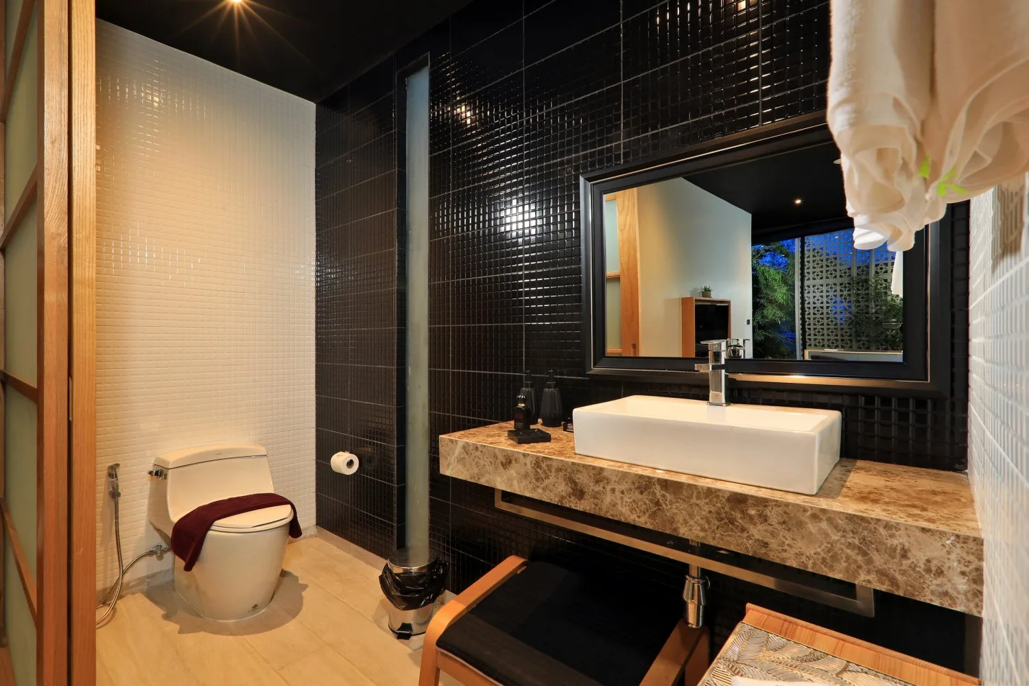 Property image - full photo 11