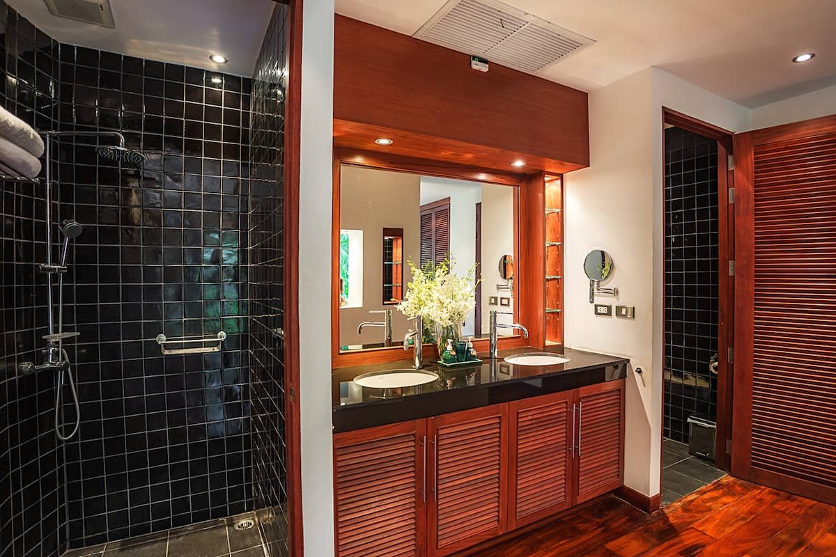 Property image - full photo 8