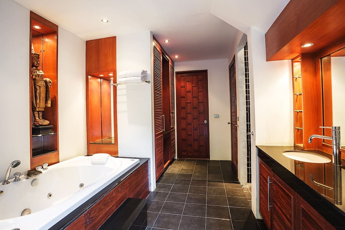 Property image - full photo 19