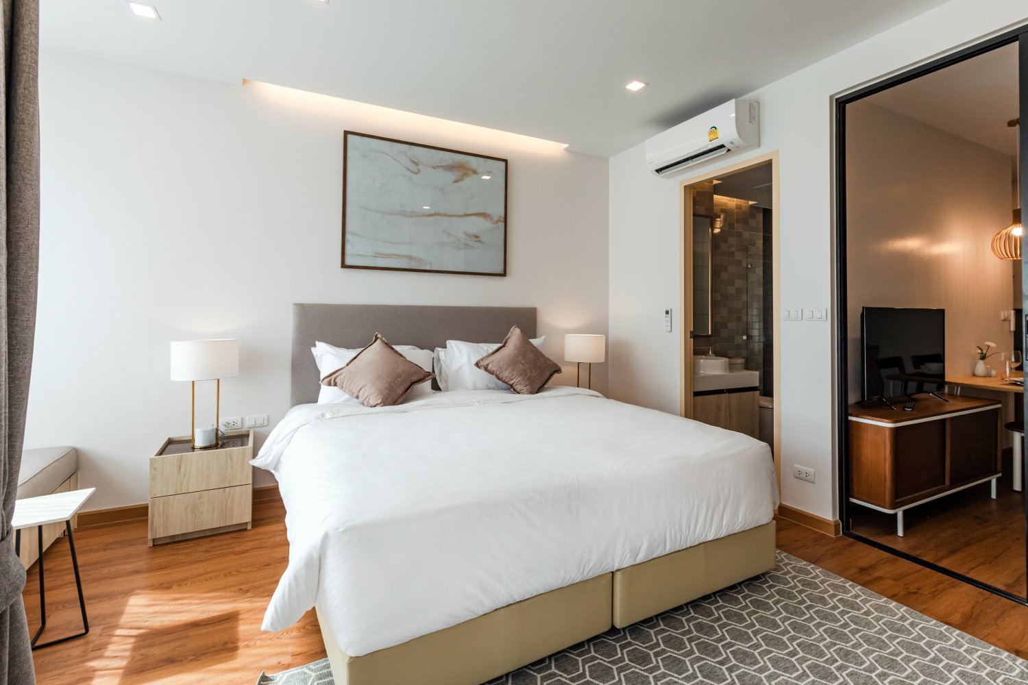 Property image - full photo 10