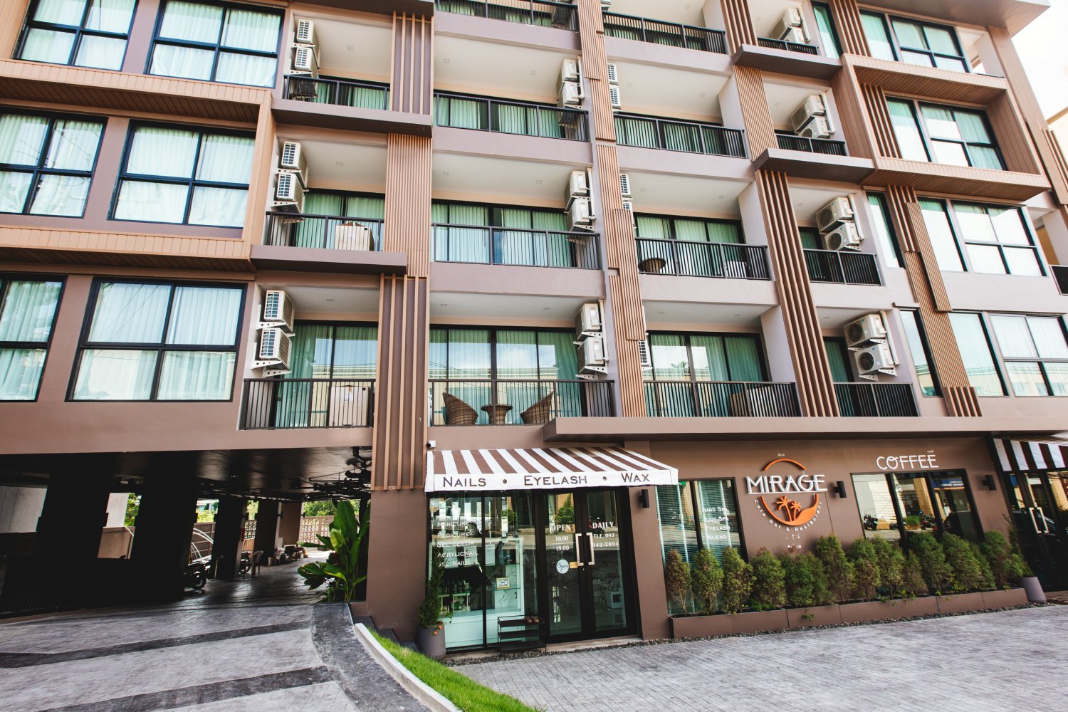 Property image - full photo 2