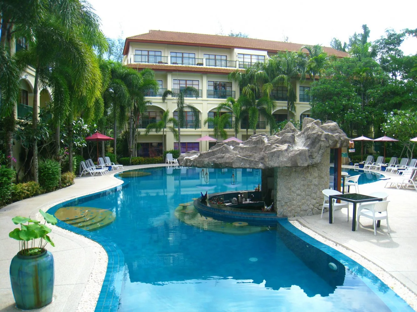 Property image - full photo 2