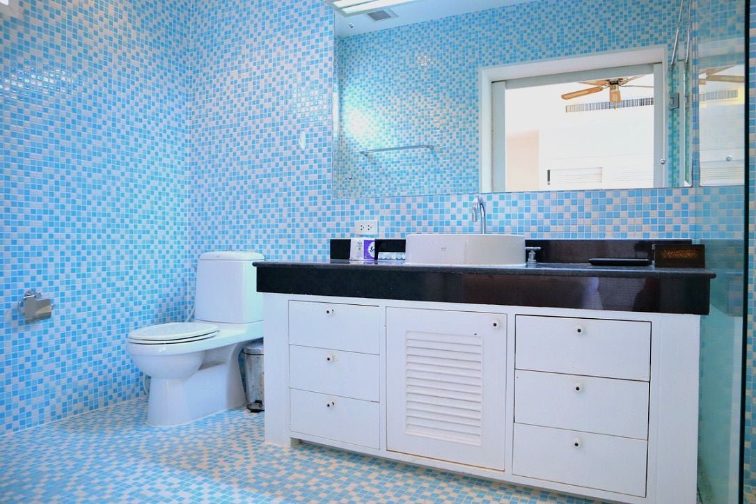 Property image - full photo 10