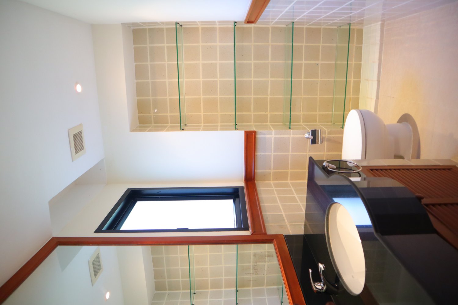 Property image - full photo 16