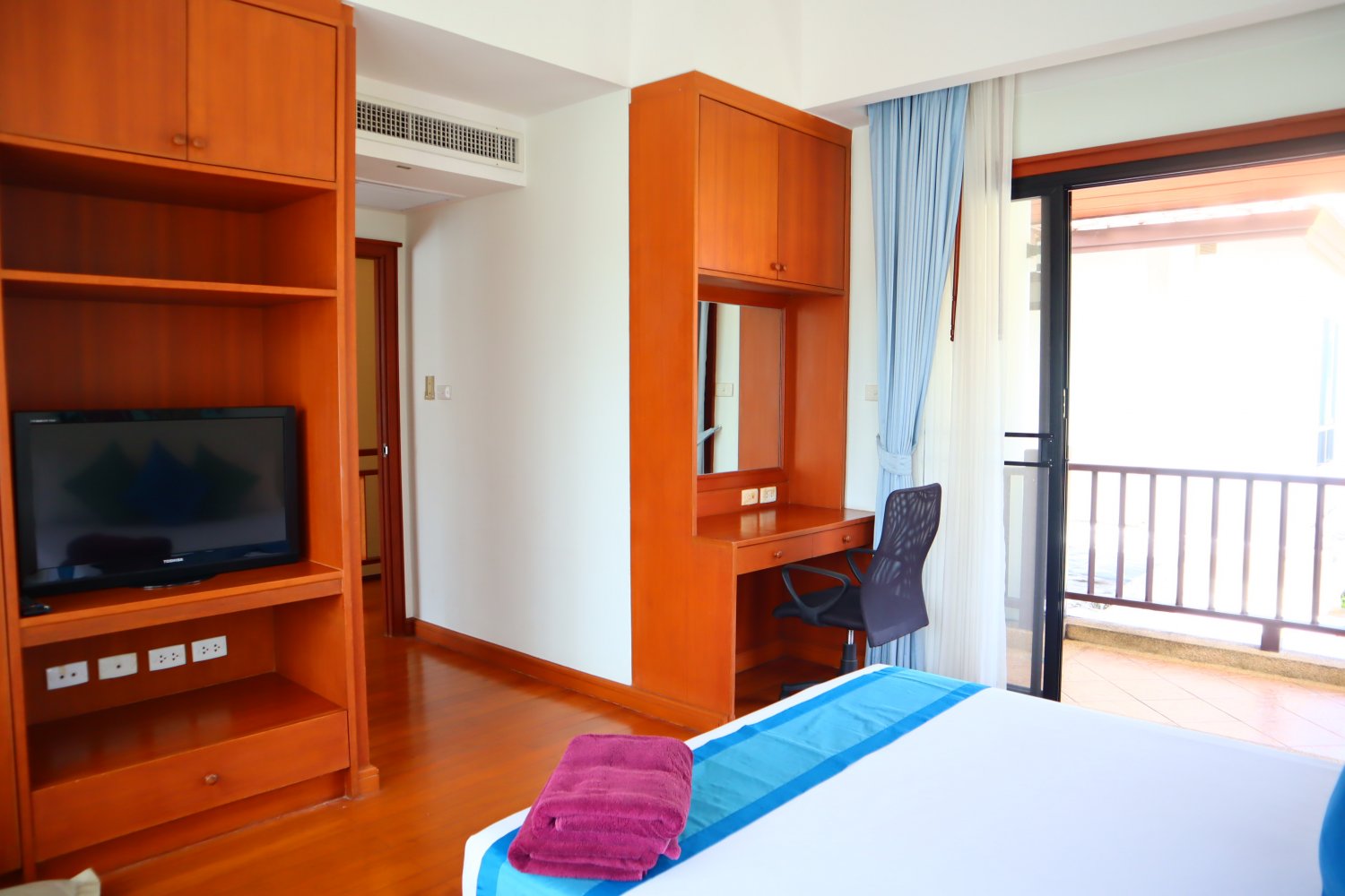 Property image - full photo 15