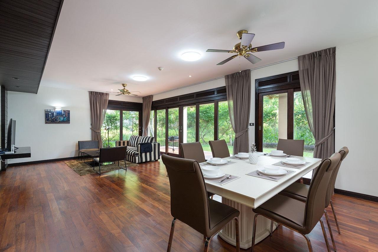 Property image - full photo 3