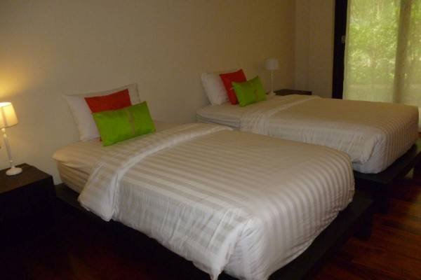 Property image - full photo 11