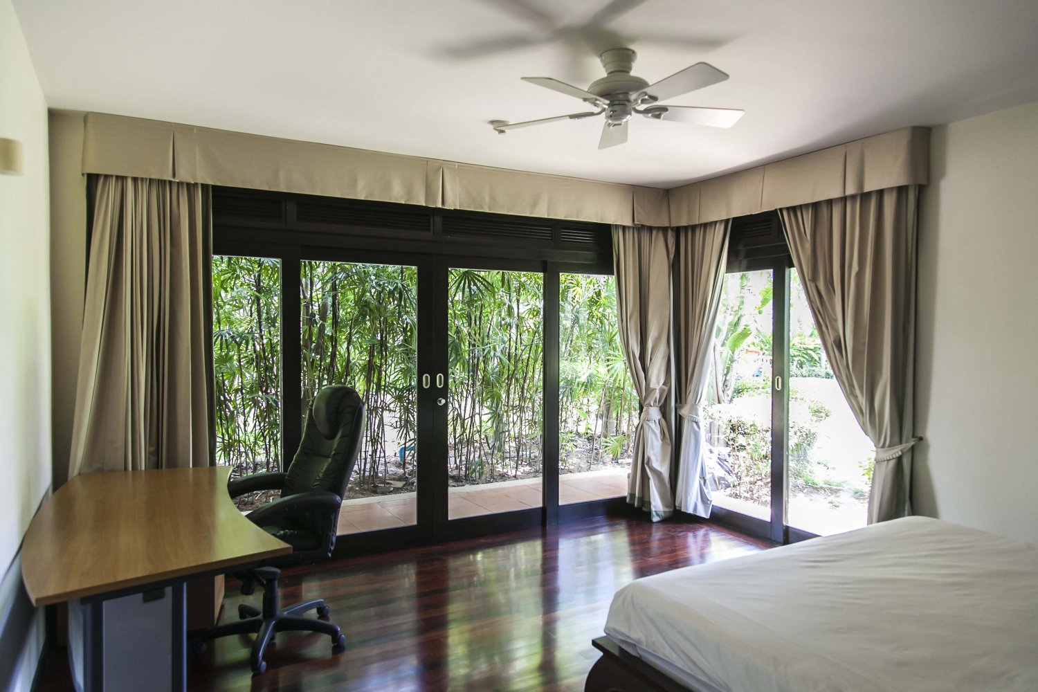 Property image - full photo 25