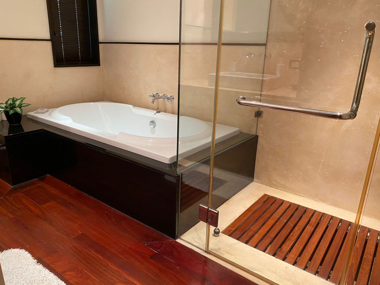 Property image - full photo 18