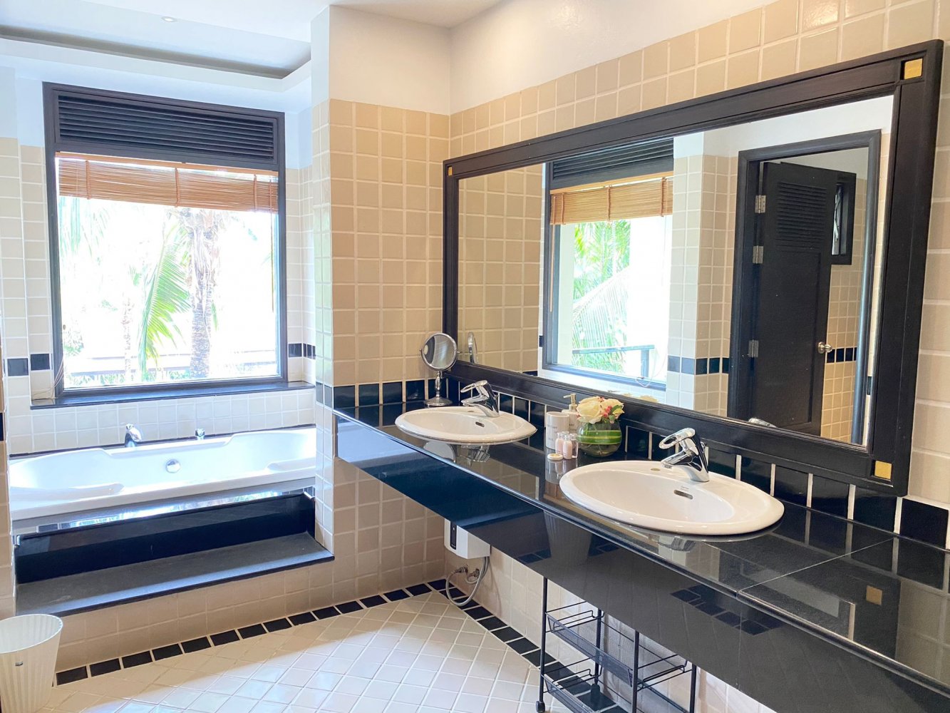 Property image - full photo 16