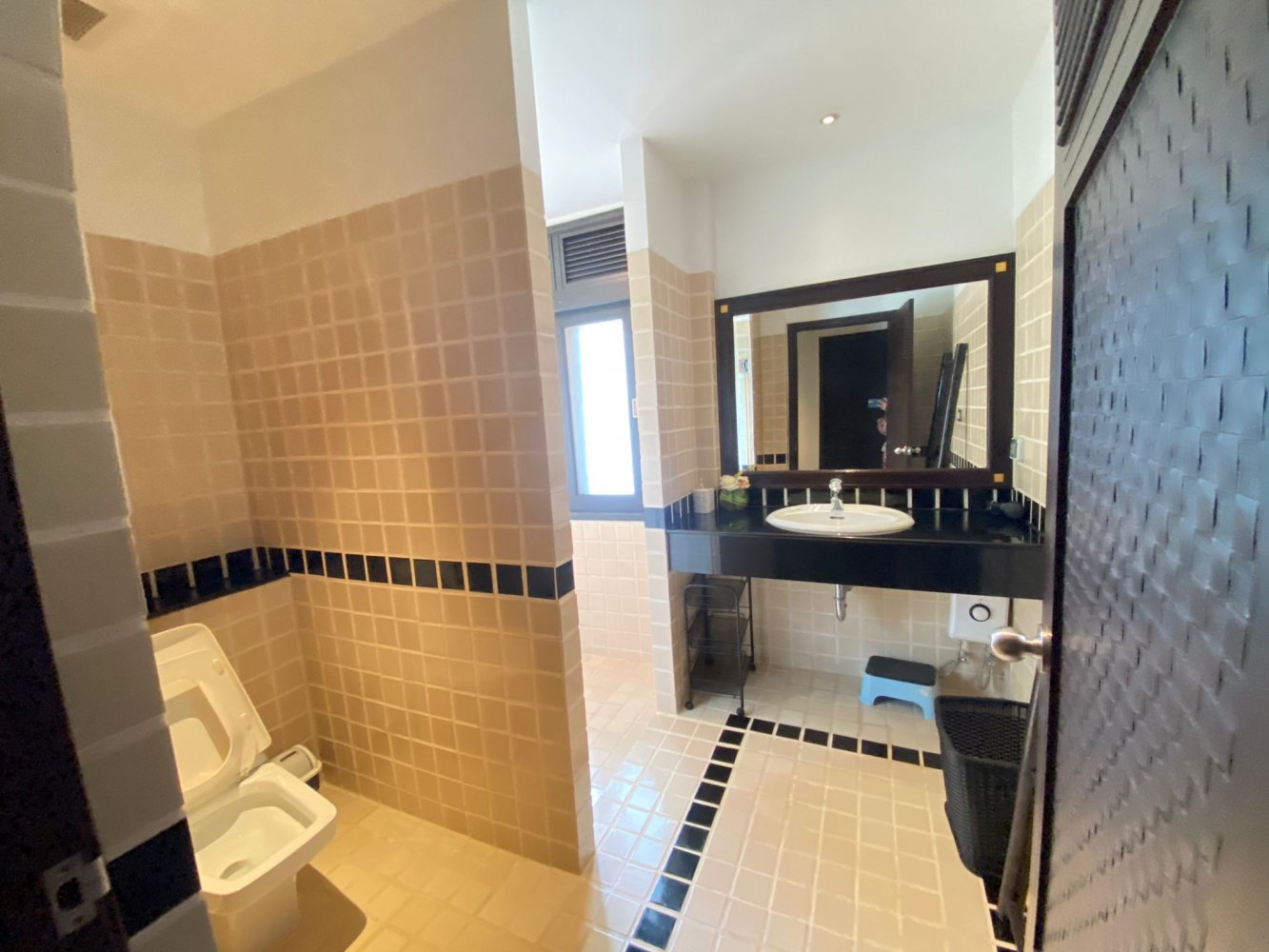 Property image - full photo 28