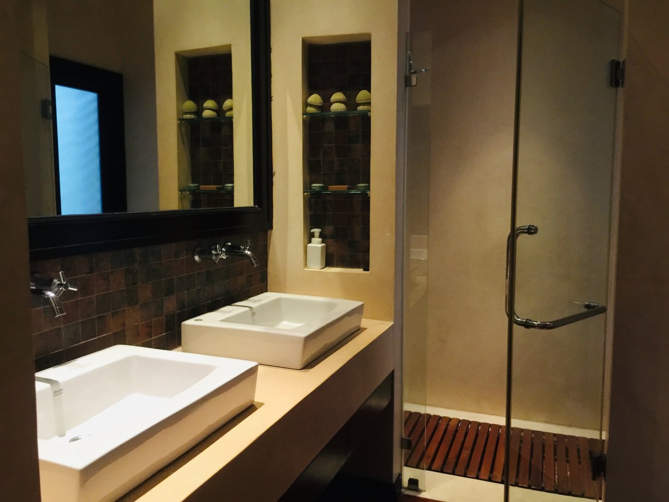 Property image - full photo 28
