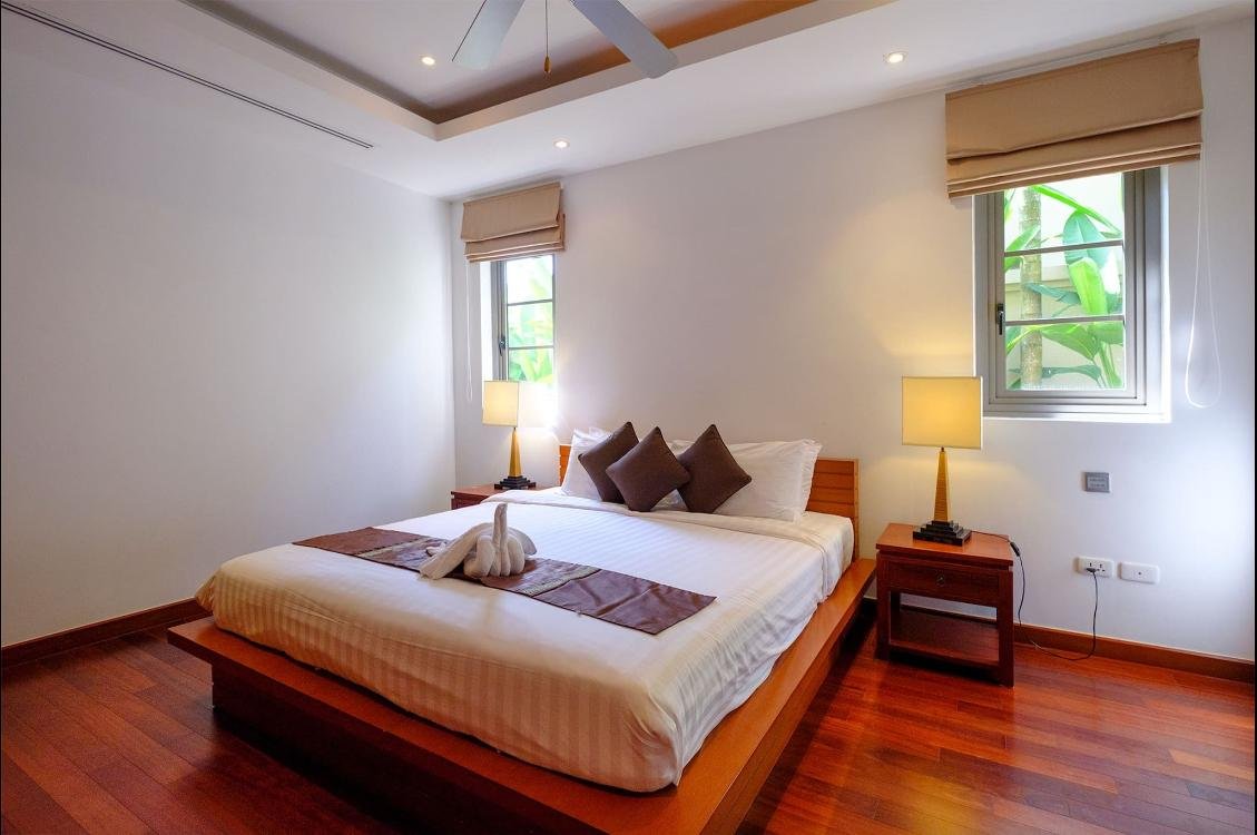 Property image - full photo 11