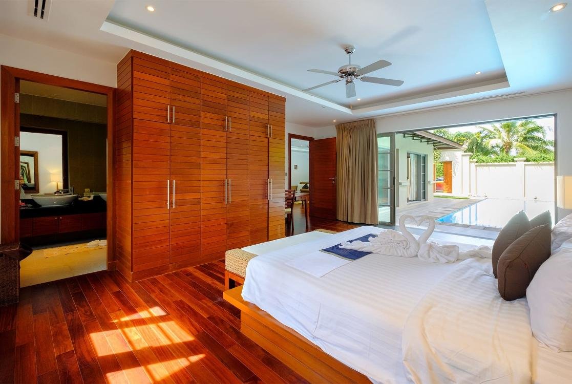Property image - full photo 10