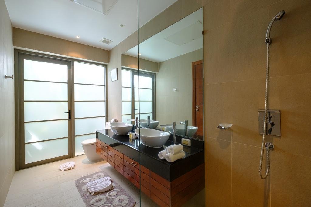 Property image - full photo 18
